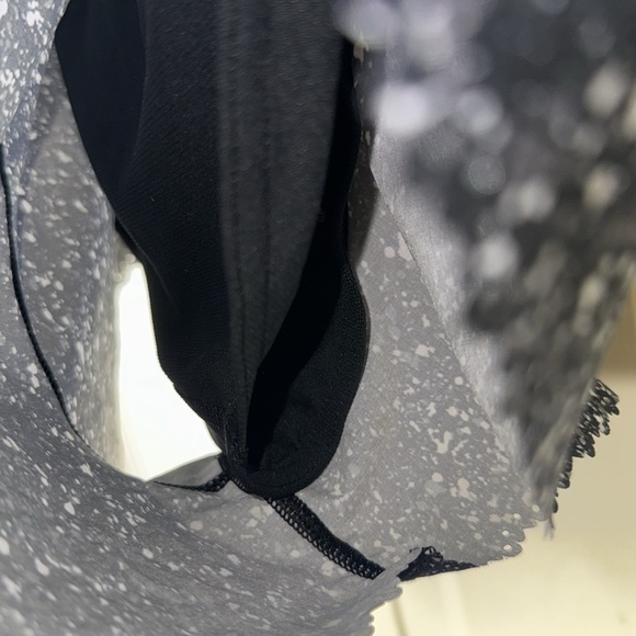 Lululemon Shorts with under shorts - Picture 4 of 5